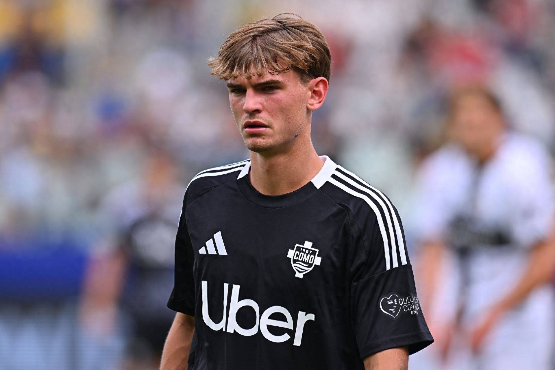 凭借他的高 凭借他的高