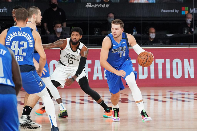 力十足的攻 力十足的攻